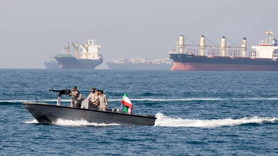 Debate Over U.S. Strikes on Iran: Nuclear Threats Versus Control of the Strait of Hormuz