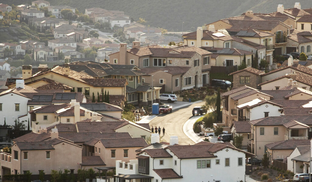 How Americans Traded Time and Posterity for Income to Create the Upper ...