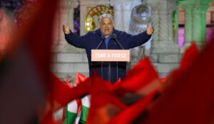 Orbán Faces Election Risk Over ‘Unorthodox’ Economic Policies